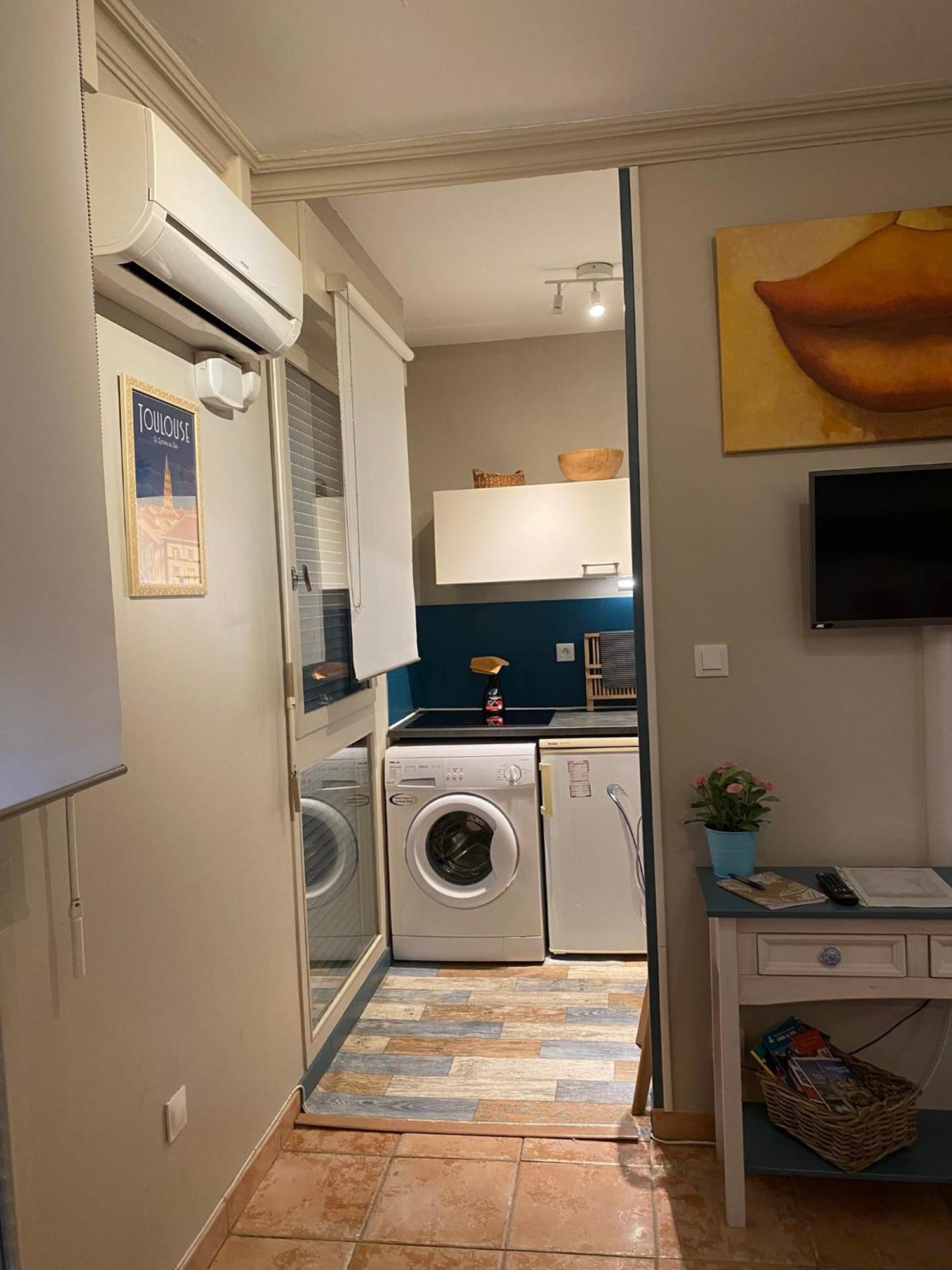 Meuble Tourisme Carmes 2 Etoiles, Entree Autonome,Wifi, Climatise, Petit Parking Prive Apartamento Toulouse Exterior foto